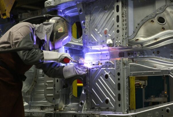 Béremelésre kényszerülnek a szlovákiai cégek