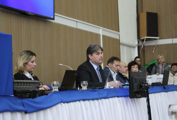 Breaking: Vétózik a polgármester? Mégsem lesz Gútán iskolaösszevonás?