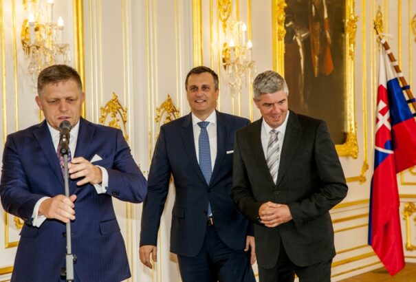 Bugáréknak köszönhetően nem ment át az egyik Smeres képviselői javaslat