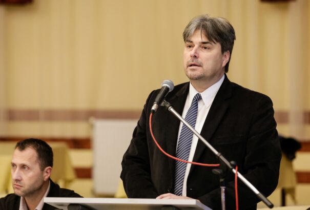 Hátra arc! Megmarad a két gútai magyar alapiskola (Egyelőre)