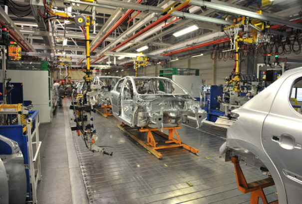 Fico szerint az emberek 1300 euróért sem akarnak dolgozni az autógyárakban