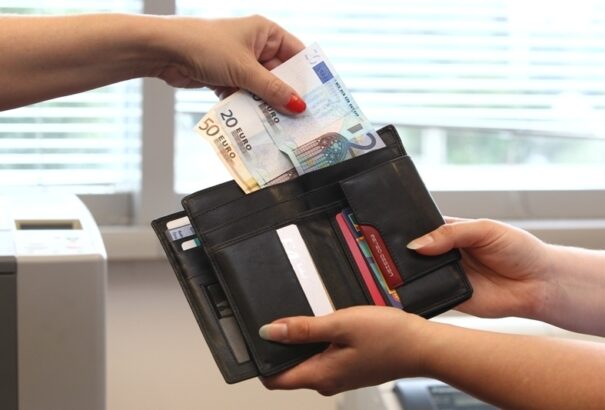 Mikor érhetjük utol a nyugati béreket?