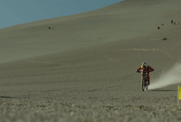 Száguldás: biciklis gyorsasági rekord a sivatagban
