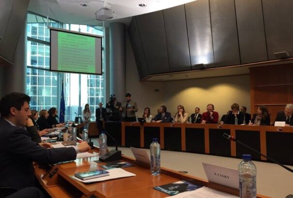 Menyhárt József Brüsszelben a felvidéki magyar oktatás helyzetéről