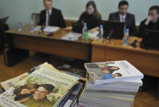 Oroszországban feketelistára kerülnek Jehova Tanúi