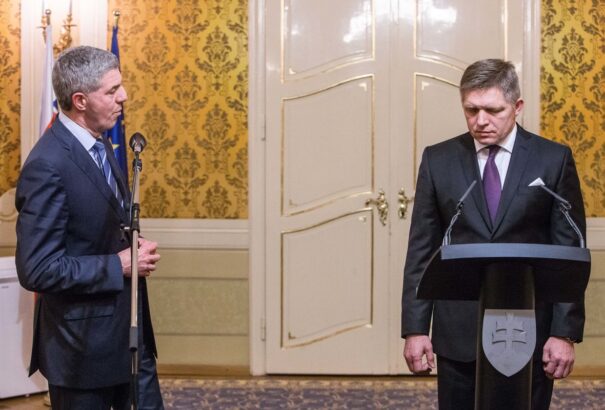 Bugárék hazudtak. A Most-Híd jelöltje versenypályázat nélkül kapott politikai trafikot