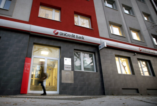 Az olasz UniCredit Európában elsőként vezet be negatív kamatlábat