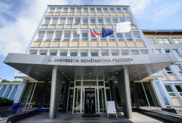 ĽSNS-képviselőket hívtak meg a Nyitrai Egyetemre, a munkatársak felháborodtak