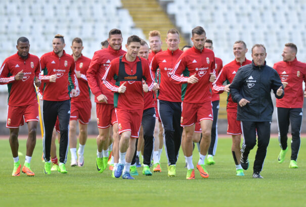 Már a teljes magyar keret Lisszabonban készül a szombati mérkőzésre
