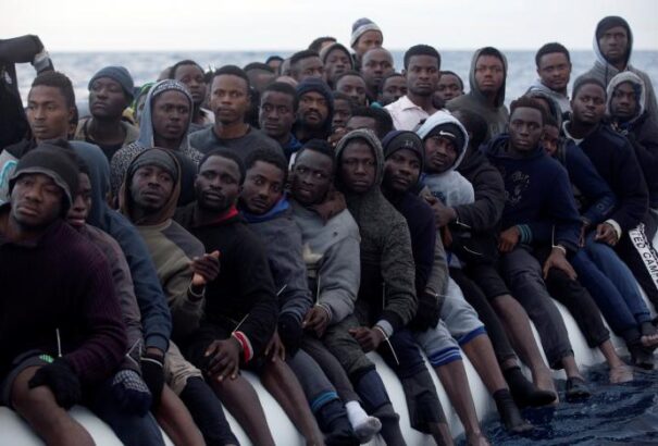 Uniós biztos: nincs több kifogás a menedékkérők áthelyezésére vonatkozóan