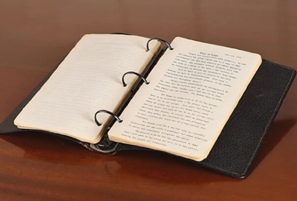 Elárverezik Kennedy elnök naplóját