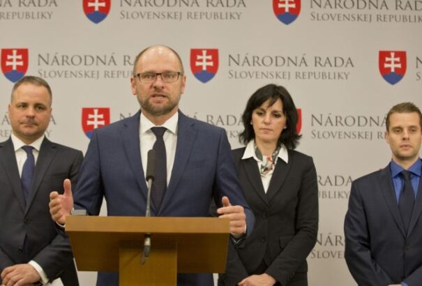 Az SaS bemutatta megyefőnök-jelöltjeit