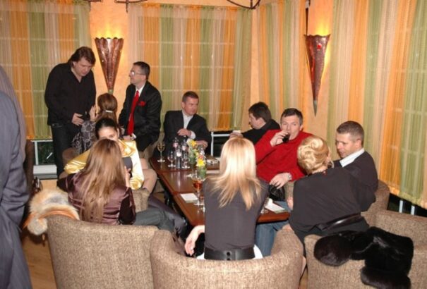 Tagadták, most lebuktak: Partyfotó bizonyítja, hogy a bevallottnál jobban ismerik a smeresek Bašternákot