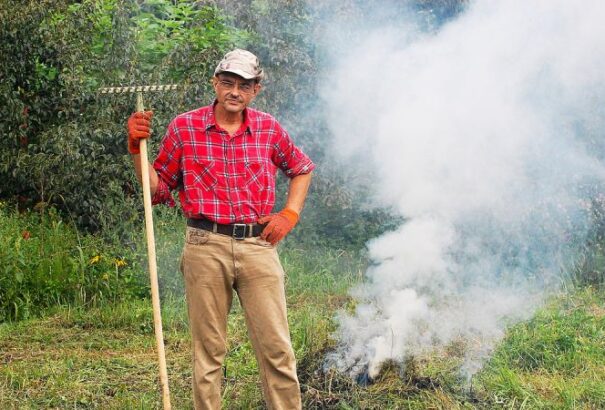 A jó idő beköszöntével a gazégetés veszélyeire figyelmeztetnek a tűzoltók