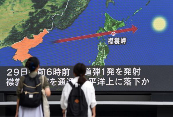 Az eddigi legdurvább provokáció: Észak-Korea ballisztikus rakétát lőtt át Japán felett