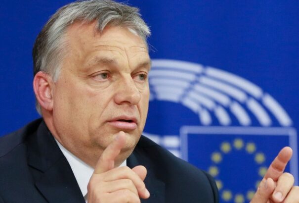 Orbán Viktor szerint méltatlan, hogy Sorost fogadják Brüsszelben