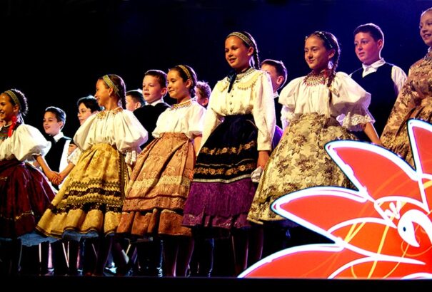 Május 10-ig lehet jelentkezni a Fölszállott a páva tehetségkutatóra