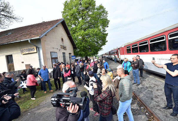 Már turistavonattal is felfedezhetjük az Erdőháti-alföld és a Kis-Kárpátok tájait