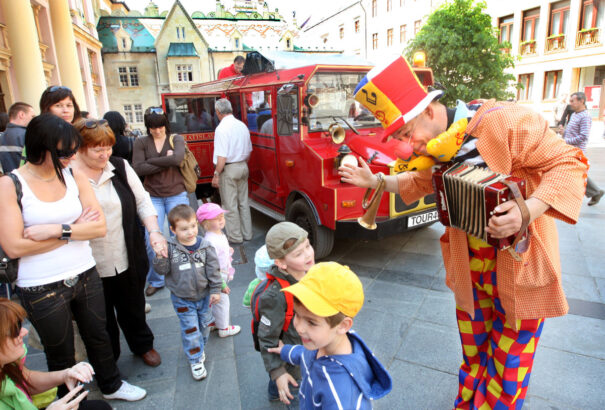 A főváros újra megnyitja kapuit