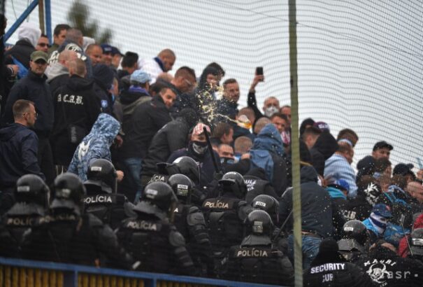 A DAC-Slovan utóélete: 8 szabálysértő, 6 eltiltott szurkoló, két sérült