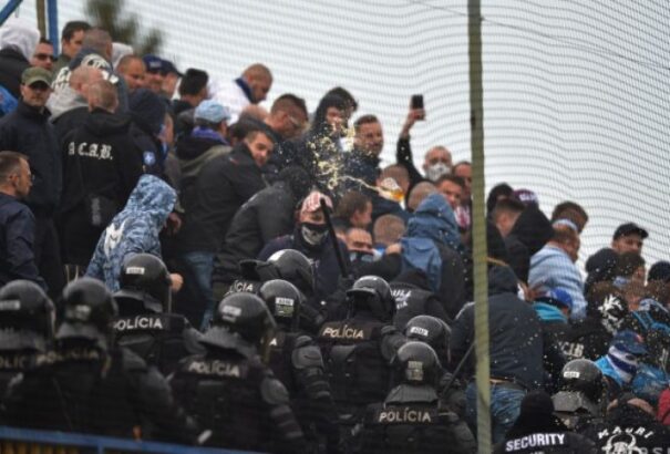 Hivatalos: Lezárták a DAC-Slovan meccs incidensének kivizsgálását