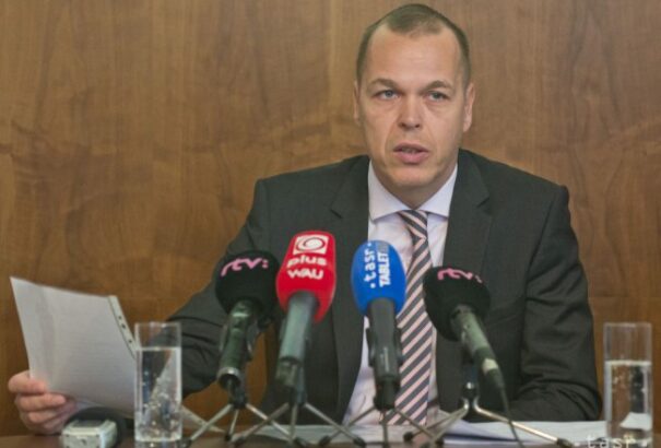 A parlament hivatalának vezetője: Nem olvassuk el a képviselők leveleit. Matovič hazudik