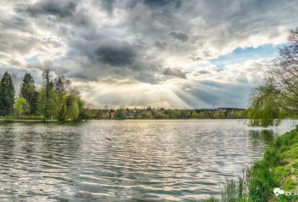 Többnyire napos, kissé szeles lesz a vasárnapunk