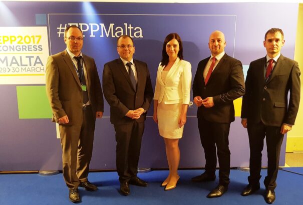 Kisebbségvédelem és kapcsolatépítés európai szinten – Az MKP a Néppárt kongresszusán (Interjú)