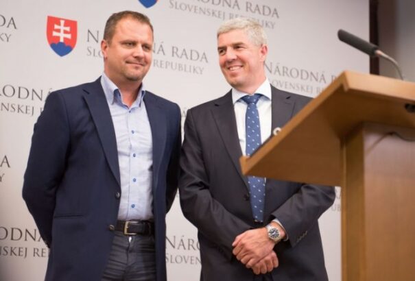 Róbert Auxt: Hogyan lett Érsek Árpádból miniszter?