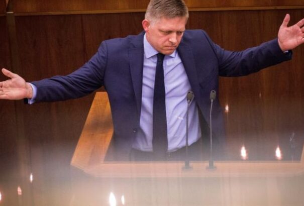 Meglepően higgadtan reagált Fico a tegnapi tüntetésre