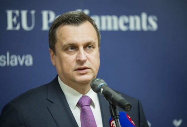 Danko több ezer eurót keres. Kollégái még ennél is többet