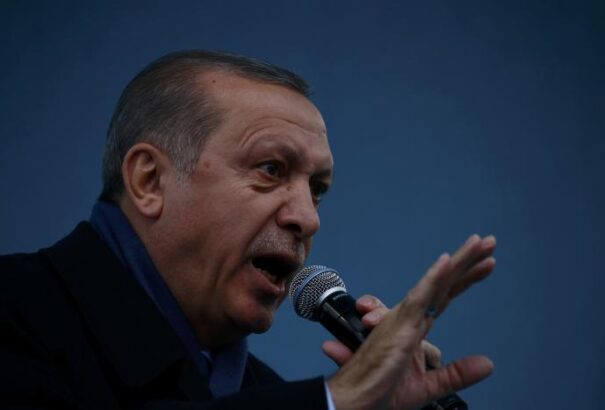 Erdogan továbbra is „náci maradványoknak” nevezi az európai vezetőket