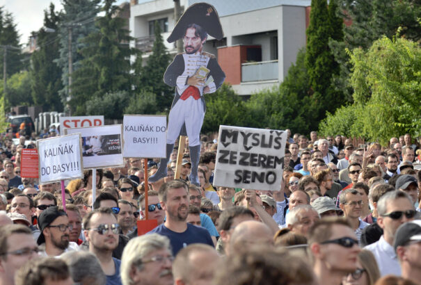 Mit szólnak a politikusok a korrupcióellenes menethez?