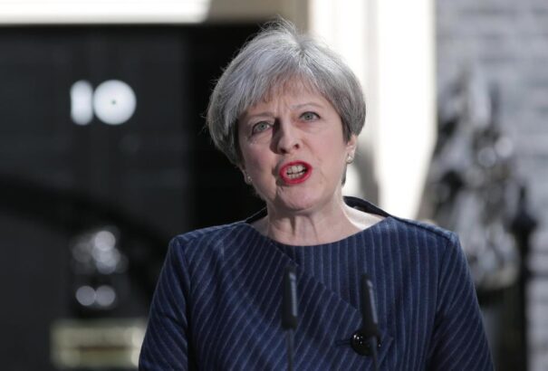 Váratlan bejelentés: Előrehozott választások lesznek Nagy-Britanniában