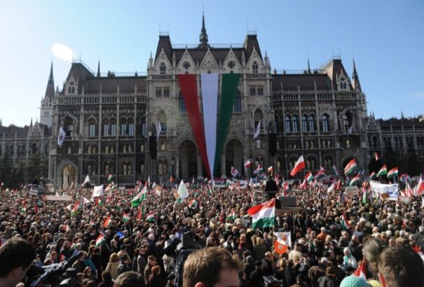 Hogyan vált Orbán Viktor a szlovákság számára egyszerre példaképpé és fenyegetéssé?