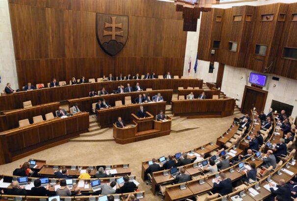 „Meglepő” indok miatt hiányoztak a legtöbbször a képviselők a parlamentből