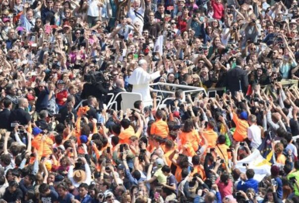 Ferenc pápa: A feltámadt Úr jó pásztorként keres mindnyájunkat!