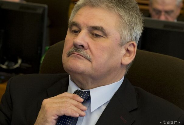 Éjszakába nyúlóan tart Ján Richter miniszter visszahívása