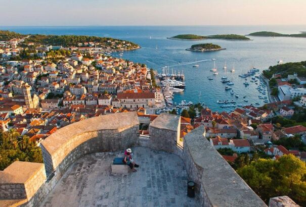 Mely országok függnek leginkább a turizmustól?