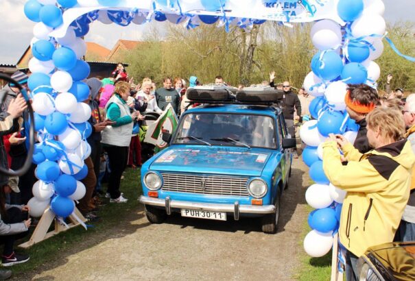 Zsigulival a világ körül – Nem akármilyen utazásra vállalkozott két cseh fiatal