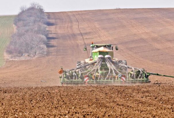 MKP: Gátat kell szabni a spekulatív földszerzéseknek