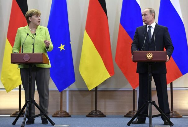 Merkel-Putyin találkozó Szocsiban: Gyulladáspontok és lövészárok-háború az ukrán válság kapcsán