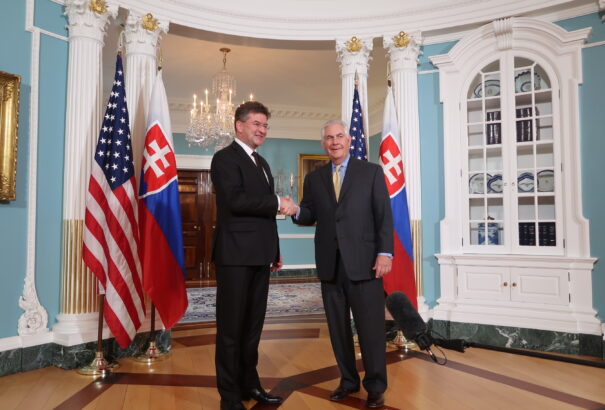 Lajčák Washingtonban: Visszaütne ránk, ha befagyasztanánk a kommunikációt Moszkvával