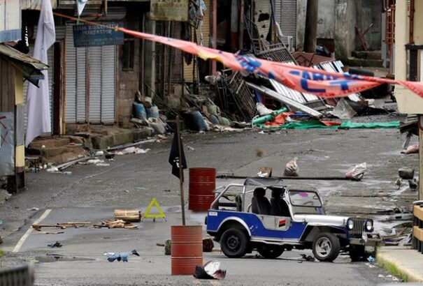 Kijárási tilalom és utcai harcok a Fülöp-szigeteken