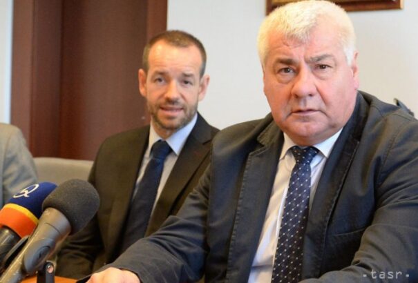 Érsek: Ha marad az adósságplafon, nem lesz pénz autópályákra