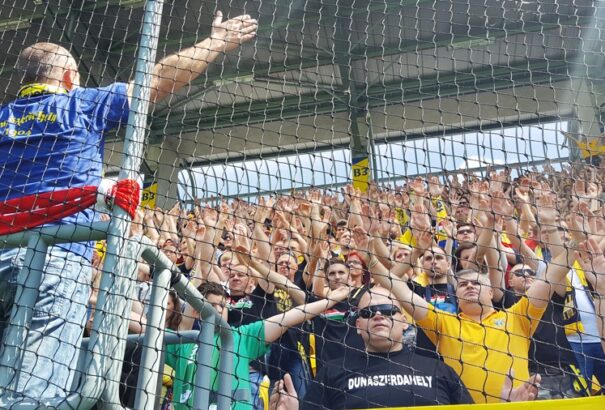 Bögi Róbert: Figyelj haver, ez nem az információs pult