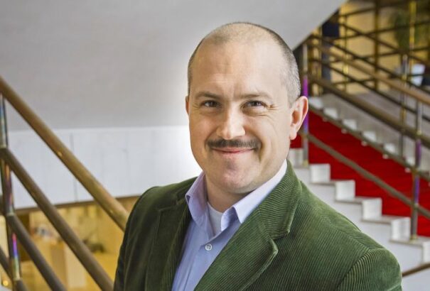 Családi hivatal: Kotleba egész pereputtya a megyén kapott állást