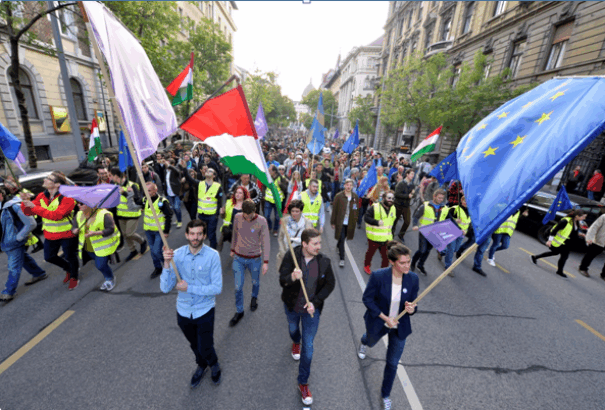 Momentum: Ruszkik haza!