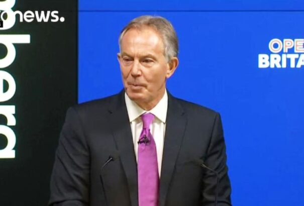 Tony Blair visszatér és kész áldozatokat hozni