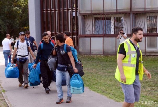 Bős vezetése semmit sem tud arról, milyen idegenek laknak a területén